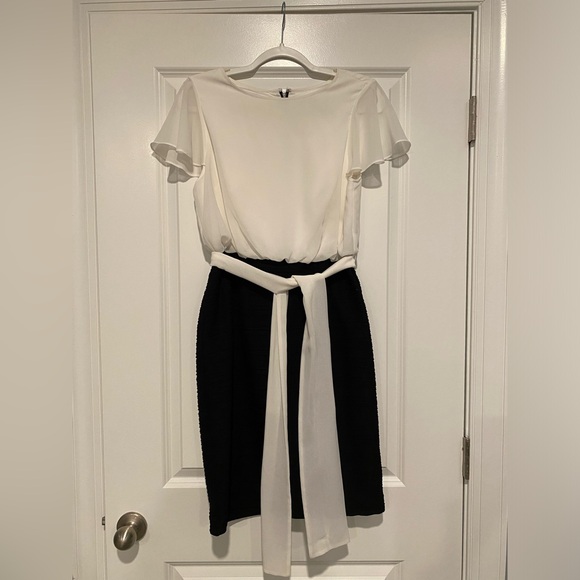 Maeve Dresses & Skirts - Maeve short sleeve dress with white sheer flutter sleeves/patterned black bottom